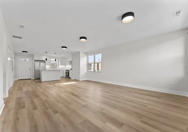 Photo 4 of Condo for sale at 218 S Western Ave #B, Chicago, IL 60612 | MLS# 12774303 | Listing updated on 2026-10-30