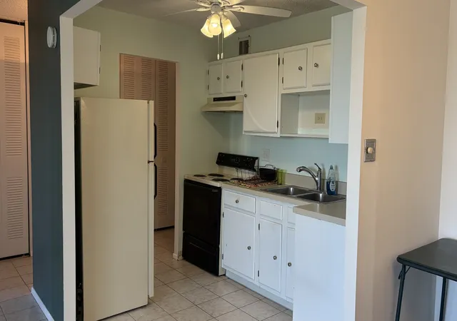 Photo 2 of Condo for sale at 9701 N Dee Rd #601K, Niles, IL 60714 | MLS# 12774305 | Listing updated on 2026-10-07