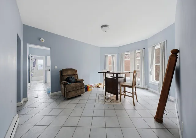 Listing Photo 5 - Condo for sale in building located at 332 Pine St, Joliet, IL 60435
