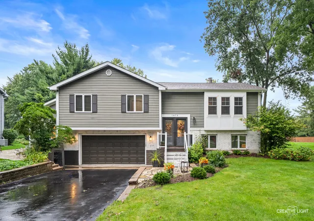 Photo 1 of Single family home for sale at 1879 Fays Ln, Sugar Grove, IL 60554 | MLS# 12774314 | Listing updated on 2026-10-07
