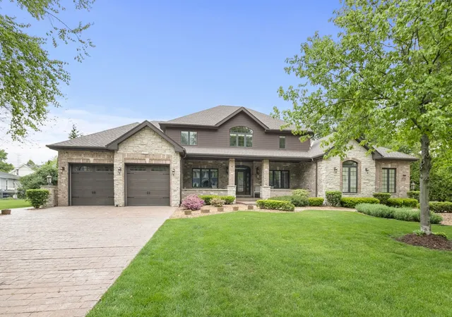 Single family home for sale at 12132 S Harold Ave, Palos Heights, IL 60463 | MLS# 12774318