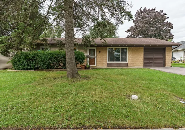 Photo 2 of Single family home for sale at 7870 Asbury Cir, Hanover Park, IL 60133 | MLS# 12774329 | Listing updated on 2026-10-07