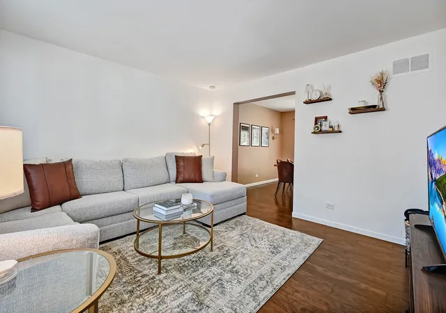 Photo 2 of Townhouse for sale at 216 Pinewood Ln, Bloomingdale, IL 60108 | MLS# 12774333 | Listing updated on 2026-10-01