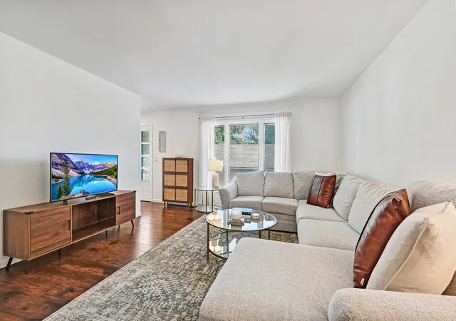 Photo 3 of Townhouse for sale at 216 Pinewood Ln, Bloomingdale, IL 60108 | MLS# 12774333 | Listing updated on 2026-10-01