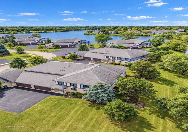 Photo 2 of Condo for sale at 2741 Harbor Dr #2741, Joliet, IL 60431 | MLS# 12774344 | Listing updated on 2026-10-07