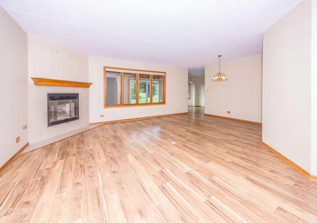 Photo 4 of Condo for sale at 2741 Harbor Dr #2741, Joliet, IL 60431 | MLS# 12774344 | Listing updated on 2026-10-07