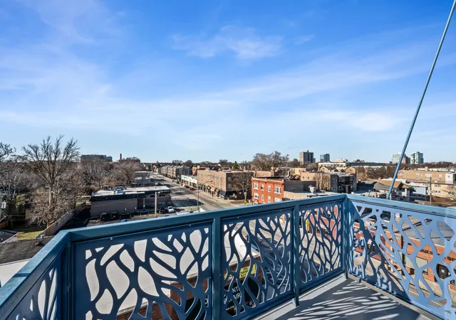 Listing Photo 4 - Condo for sale in building located at 839 Madison St, Oak Park, IL 60302 - Unit #502