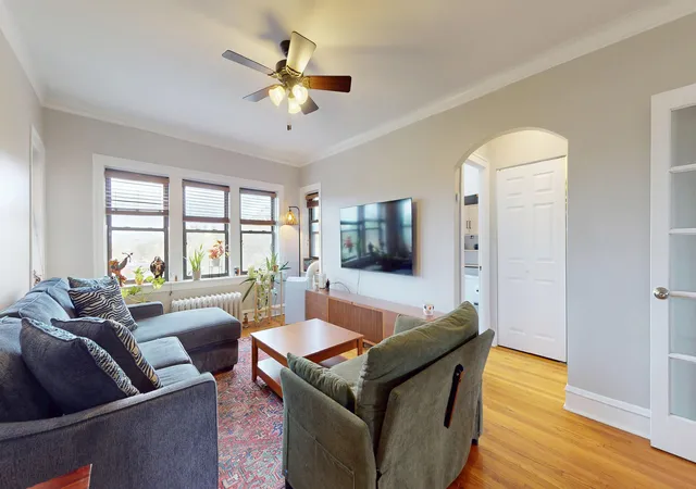 Photo 3 of Condo for sale at 904 S Elmwood Ave #3, Oak Park, IL 60304 | MLS# 12774354 | Listing updated on 2026-10-22