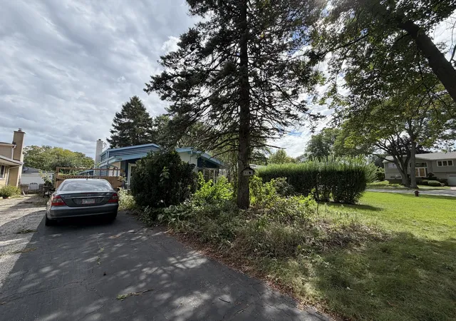 Photo 1 of Single family home for sale at 1357 S Vail Ave, Arlington Heights, IL 60005 | MLS# 12774357 | Listing updated on 2026-10-07