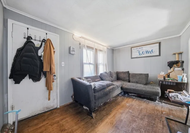 Photo 4 of Single family home for sale at 7025 W 73rd Place, Chicago, IL 60638 | MLS# 12774387 | Listing updated on 2026-10-08