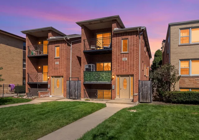 Condo for sale at 5630 W Goodman St #301, Chicago, IL 60630 | MLS# 12774389