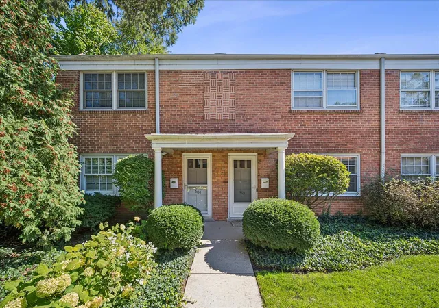 Photo 1 of Townhouse for sale at 602 Lincoln Ave, Winnetka, IL 60093 | MLS# 12774391 | Listing updated on 2026-10-21