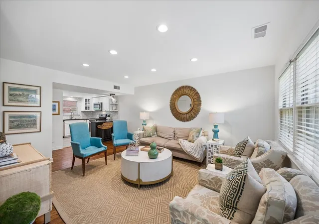Photo 3 of Townhouse for sale at 602 Lincoln Ave, Winnetka, IL 60093 | MLS# 12774391 | Listing updated on 2026-10-21