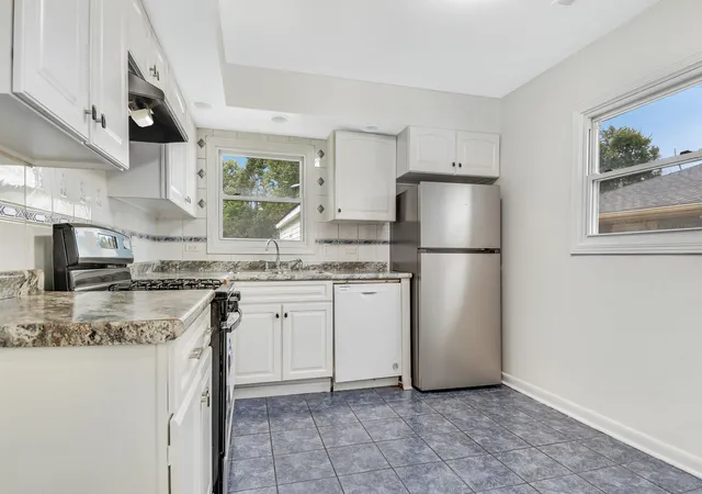 Photo 4 of Single family home for sale at 108 Shabbona Dr, Park Forest, IL 60466 | MLS# 12774394 | Listing updated on 2026-10-02