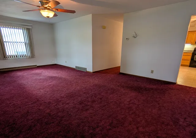 Photo 4 of Single family home for sale at 1364 Empire Ct, Freeport, IL 61032 | MLS# 12774400 | Listing updated on 2026-10-05