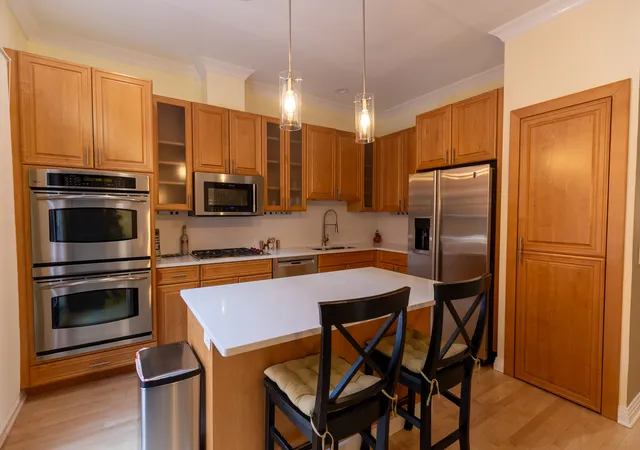 Photo 4 of Townhouse for sale at 1125 W Monroe St, Chicago, IL 60607 | MLS# 12774404 | Listing updated on 2026-10-07