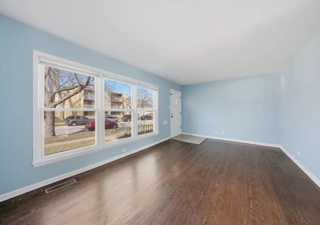 Photo 4 of Townhouse for sale at 74 140th Street, Riverdale, IL 60827 | MLS# 12774405 | Listing updated on 2026-10-07