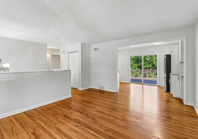 Photo 3 of Single family home for sale at 1506 Jewel Ave, St. Charles, IL 60174 | MLS# 12774415 | Listing updated on 2026-10-06