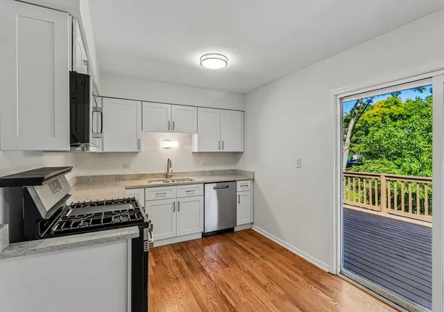 Photo 4 of Single family home for sale at 1506 Jewel Ave, St. Charles, IL 60174 | MLS# 12774415 | Listing updated on 2026-10-06