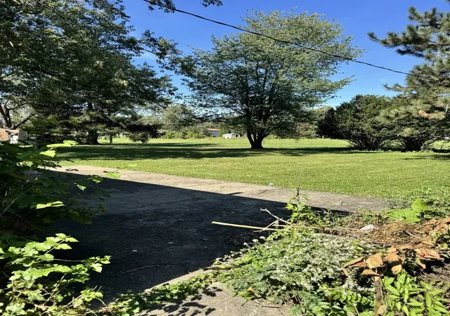 Photo 3 of Single family home for sale at 412 Winnebago St, Park Forest, IL 60466 | MLS# 12774419 | Listing updated on 2026-10-07