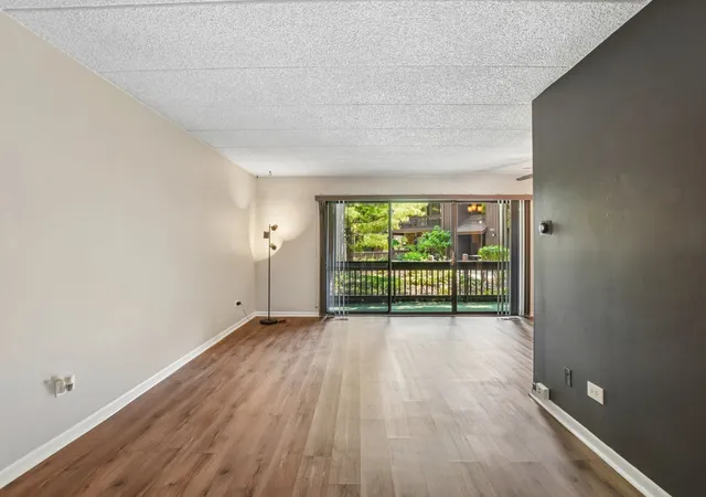 Photo 2 of Condo for sale at 9555 Southwest Hwy #1S, Oak Lawn, IL 60453 | MLS# 12774422 | Listing updated on 2026-10-05