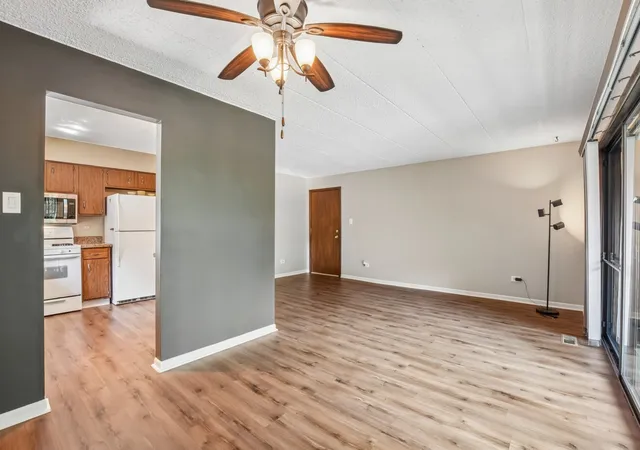 Photo 3 of Condo for sale at 9555 Southwest Hwy #1S, Oak Lawn, IL 60453 | MLS# 12774422 | Listing updated on 2026-10-05