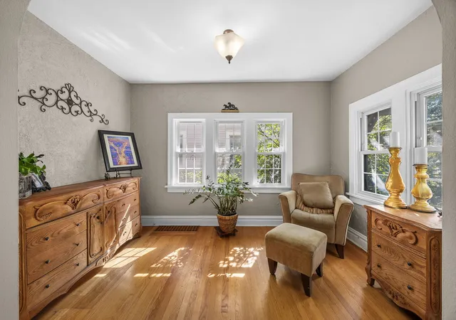 Photo 3 of Single family home for sale at 165 Forest Ave, Glen Ellyn, IL 60137 | MLS# 12774427 | Listing updated on 2026-10-09