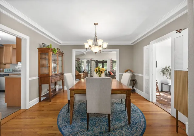 Photo 4 of Single family home for sale at 165 Forest Ave, Glen Ellyn, IL 60137 | MLS# 12774427 | Listing updated on 2026-10-09