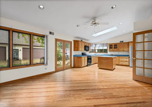 Photo 3 of Single family home for sale at 1026 Spafford St, Antioch, IL 60002 | MLS# 12774435 | Listing updated on 2026-10-03