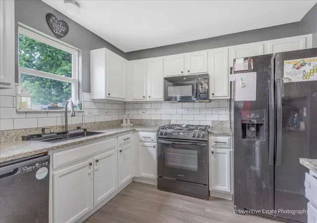 Photo 4 of Single family home for sale at 2031 Ridgemoor Dr, Plainfield, IL 60586 | MLS# 12774446 | Listing updated on 2026-10-07