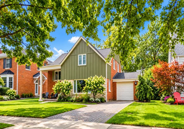 Photo 2 of Single family home for sale at 724 S Kensington Ave, La Grange, IL 60525 | MLS# 12774456 | Listing updated on 2026-10-06