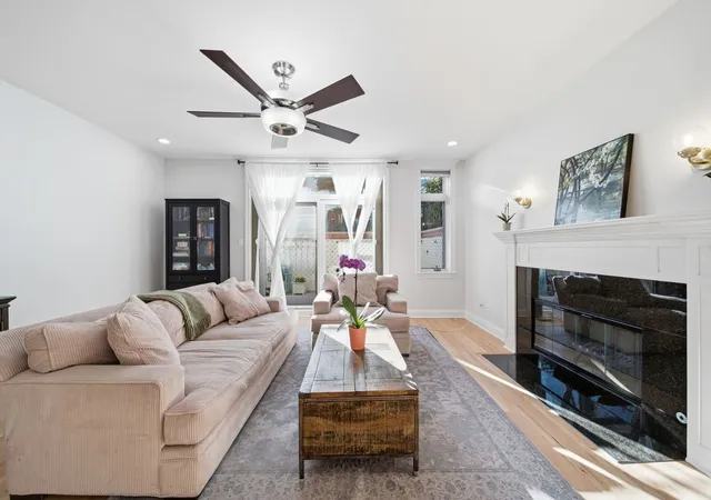 Photo 4 of Condo for sale at (Undisclosed), Chicago, IL 60613 | MLS# 12774460 | Listing updated on 2026-10-08