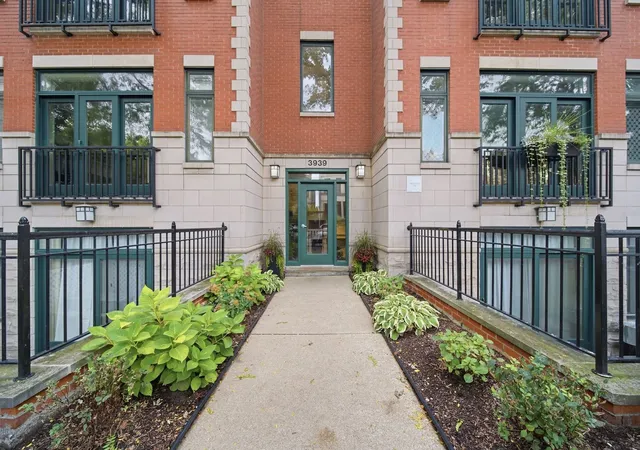 Photo 2 of Condo for sale at (Undisclosed), Chicago, IL 60613 | MLS# 12774460 | Listing updated on 2026-10-08