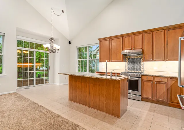 Photo 4 of Single family home for sale at 1179 Kingsley Ln, Aurora, IL 60505 | MLS# 12774461 | Listing updated on 2026-10-08