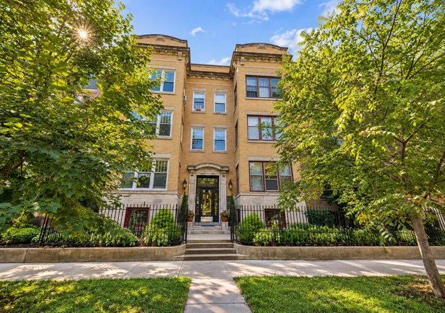 Photo 2 of Condo for sale at 5330 S Hyde Park Blvd #1S, Chicago, IL 60615 | MLS# 12774473 | Listing updated on 2026-10-07