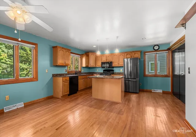 Photo 4 of Single family home for sale at 45 Fieldpoint Rd, Montgomery, IL 60538 | MLS# 12774477 | Listing updated on 2026-10-08