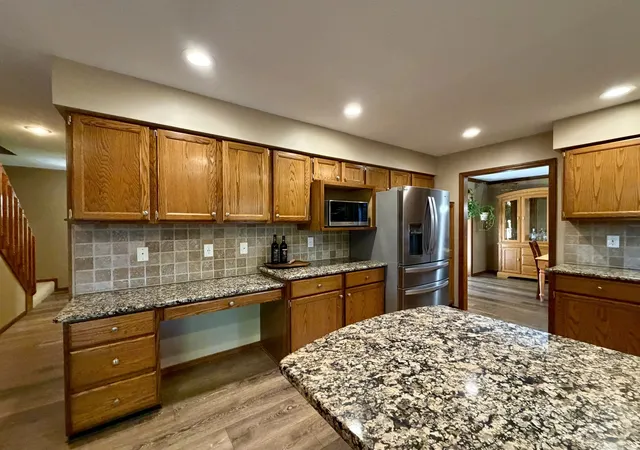 Photo 4 of Single family home for sale at 5 Hidden Lake Ct, Bloomington, IL 61704 | MLS# 12774492 | Listing updated on 2026-10-08