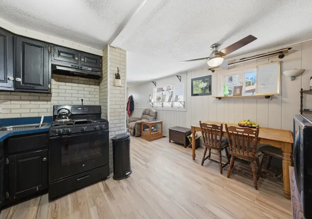 Listing Photo 5 - Condo for sale in building located at 4200 W 90th St, Hometown, IL 60456