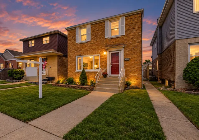 Photo 1 of Single family home for sale at 5227 S Neenah Ave, Chicago, IL 60638 | MLS# 12774500 | Listing updated on 2026-10-07