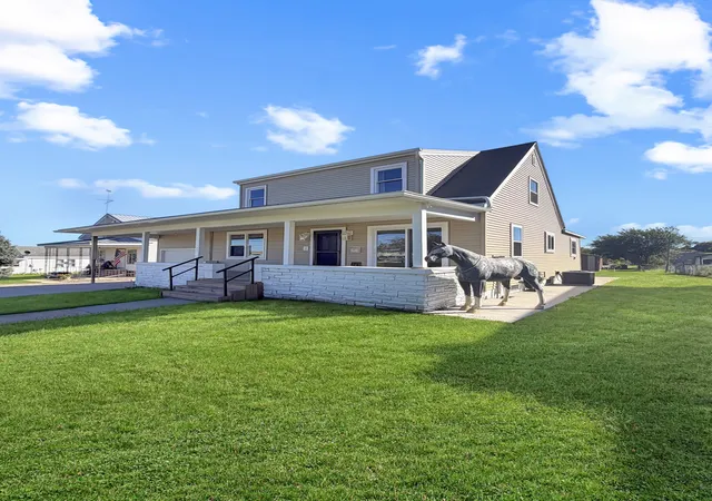Photo 3 of Single family home for sale at 514 E Front Ave, Stockton, IL 61085 | MLS# 12774506 | Listing updated on 2026-10-05