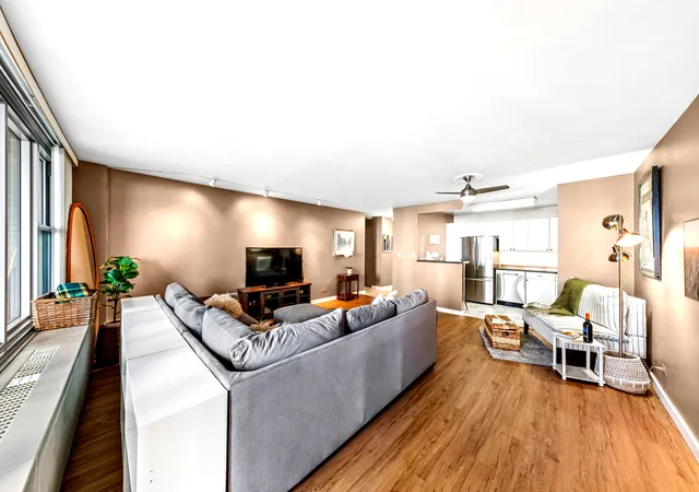 Photo 4 of Condo for sale at 400 E Randolph St #1223, Chicago, IL 60601 | MLS# 12774511 | Listing updated on 2026-10-08