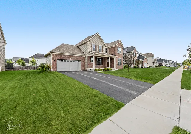 Photo 2 of Single family home for sale at 3646 Edelweiss Rd, Elgin, IL 60124 | MLS# 12774523 | Listing updated on 2026-10-07