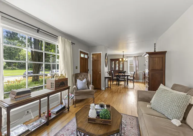 Photo 4 of Single family home for sale at 1110 N President St, Wheaton, IL 60187 | MLS# 12774525 | Listing updated on 2026-10-07