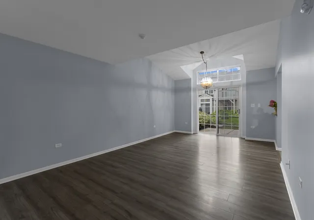 Listing Photo 5 - Condo for sale in building located at 2219 Waterleaf Ct, Naperville, IL 60564 - Unit #102