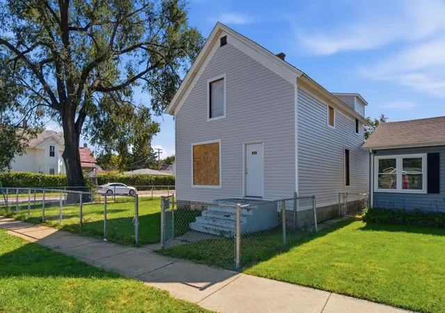 Photo 2 of Single family home for sale at 2837 Broadway St, Blue Island, IL 60406 | MLS# 12774557 | Listing updated on 2026-10-07