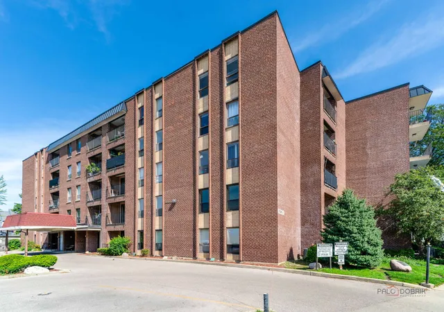 Photo 4 of Condo for sale at 6330 Lincoln Ave #2A, Morton Grove, IL 60053 | MLS# 12774581 | Listing updated on 2026-10-07