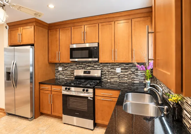 Listing Photo 4 - Condo for sale in building located at 7218 W Wrightwood Ave, Elmwood Park, IL 60707 - Unit #107