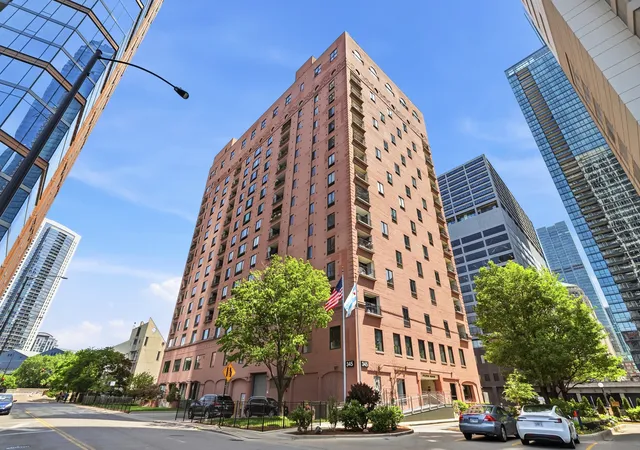 Photo 1 of Condo for sale at 345 N Canal St #1204, Chicago, IL 60606 | MLS# 12774604 | Listing updated on 2026-10-09