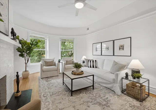 Photo 3 of Condo for sale at 823 W Belle Plaine Ave #3, Chicago, IL 60613 | MLS# 12774619 | Listing updated on 2026-10-07