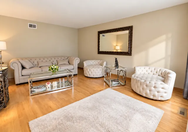 Photo 3 of Single family home for sale at 1263 Williamsburg Ln, Crystal Lake, IL 60014 | MLS# 12774630 | Listing updated on 2026-10-07